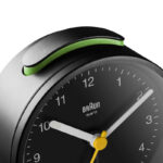 Braun Classic Clocks BC12B detailfoto snoozebutton