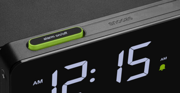 Braun BC21B Wireless Charging Clock detailfoto van alarmknop en snooze.